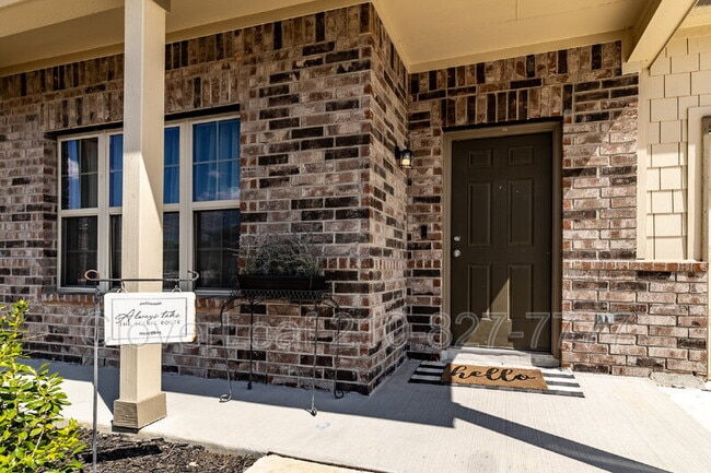 Foto del edificio - 709 Stonemanor Bay