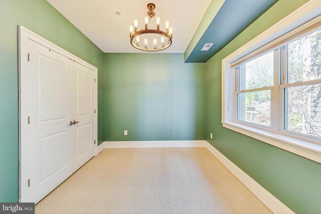 Foto del edificio - 321 18th St SE