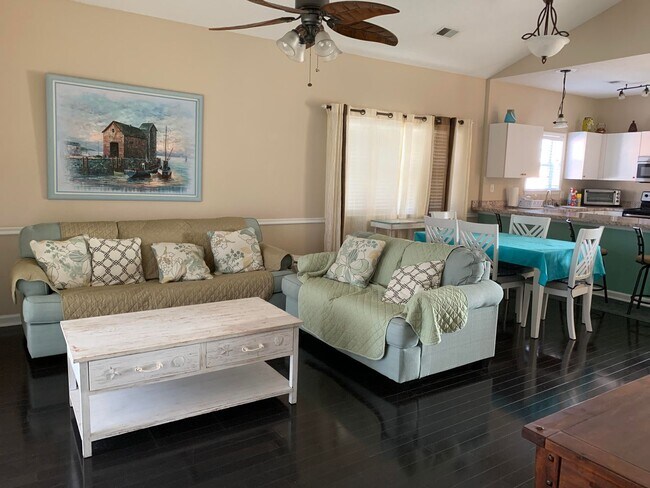Foto del edificio - 2-Bedroom, 2-Bath In Azalea Lakes