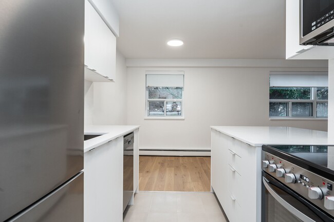 Building Photo - 47-49 Riverwood Parkway