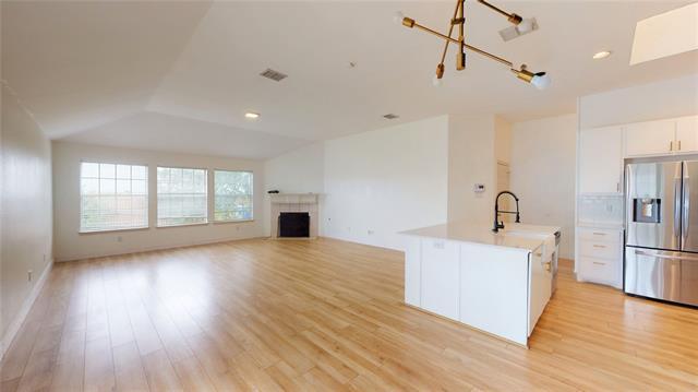 Foto del edificio - 10810 Copperwood Dr