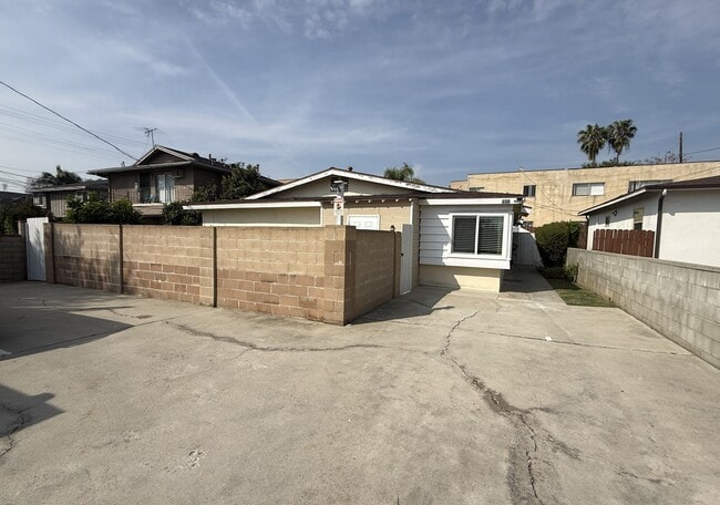 Foto del edificio - 503 W Linda Vista Ave