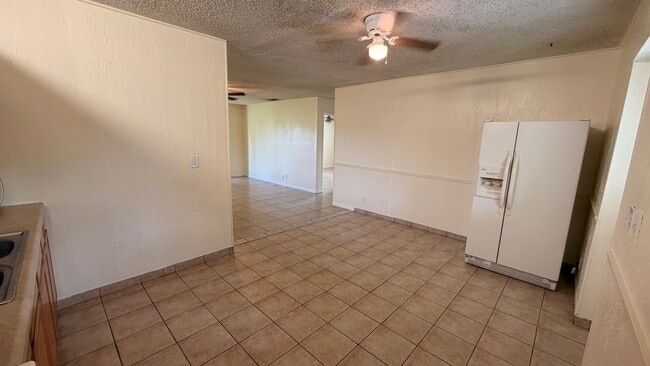 Building Photo - 1584 E Breezy Ln