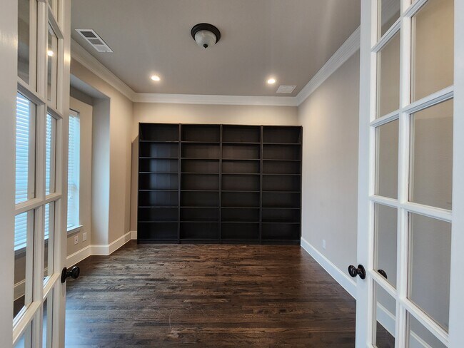 Foto del edificio - 7163 Split Rein Rd