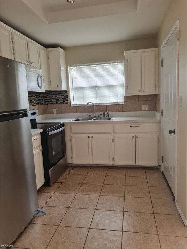 Building Photo - 4 br, 2 bath House - 2025 Vista Verde Cir W