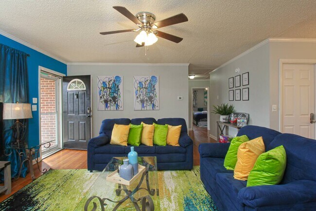 Foto del edificio - 1127 Magnolia Dr