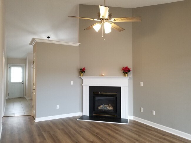 Building Photo - 4000 Elkin Ridge Dr