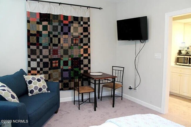 Foto del edificio - 2137 Creswell Dr