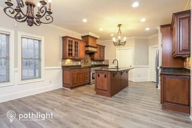 Building Photo - 8525 Rosedale Dr, Oak Ridge, NC, 27310