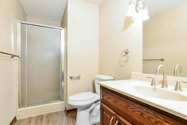 Foto del edificio - 8294 Lakewood Dr N