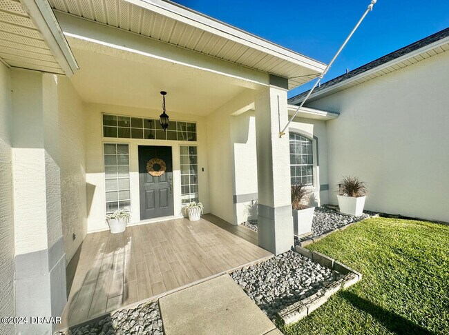 Foto del edificio - 1755 Creekwater Blvd