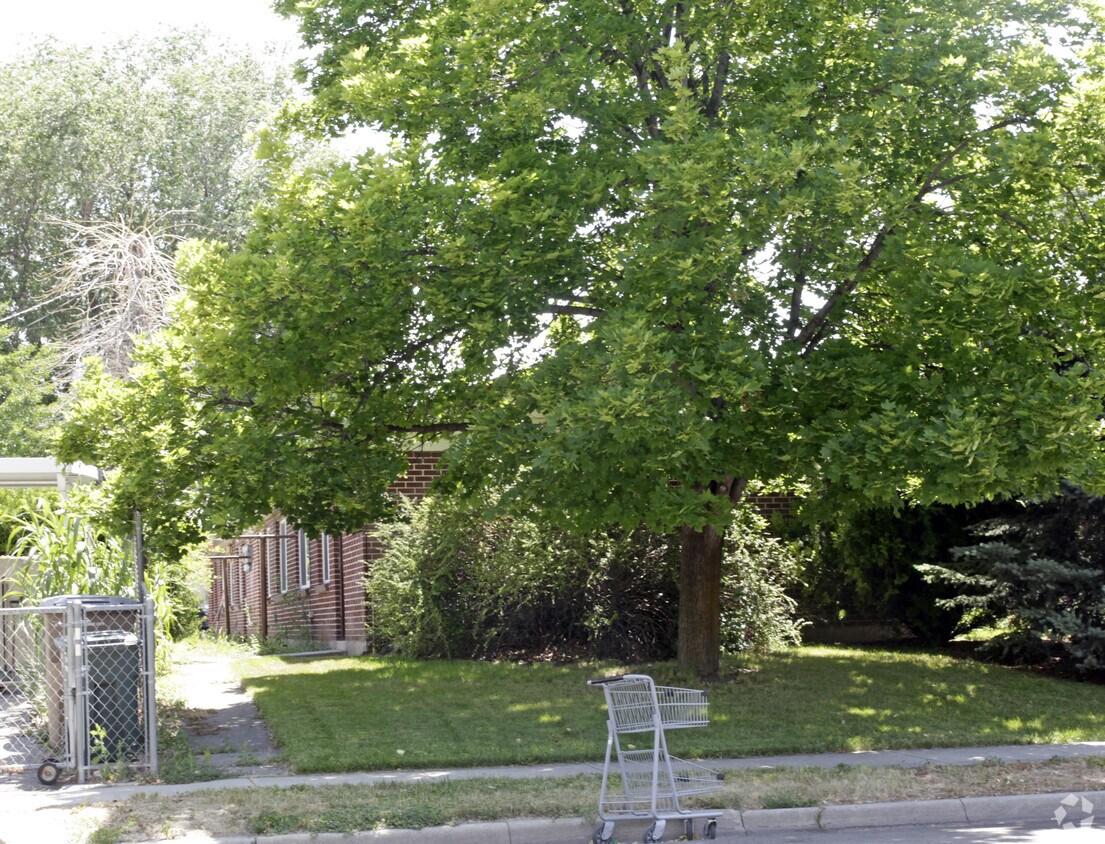 Building Photo - 995-1009 S 400 E