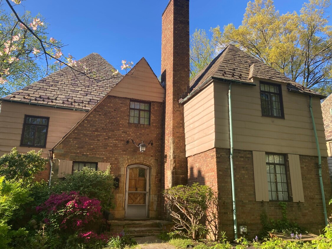 16165 Brewster Rd, Cleveland, OH 44112 House Rental in Cleveland, OH