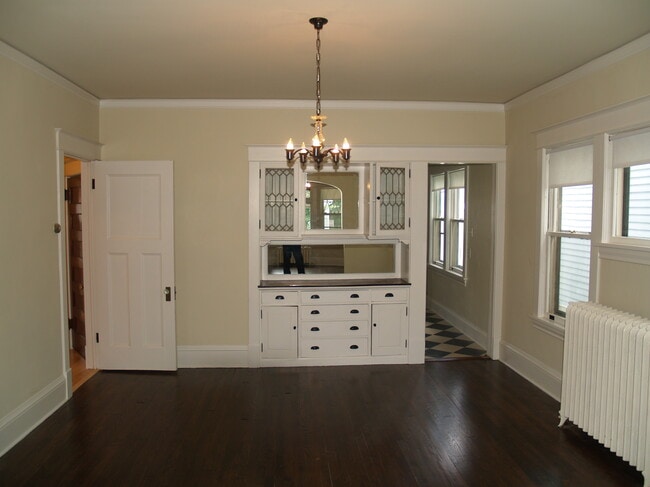 Dining room - 643 Laurel Ave