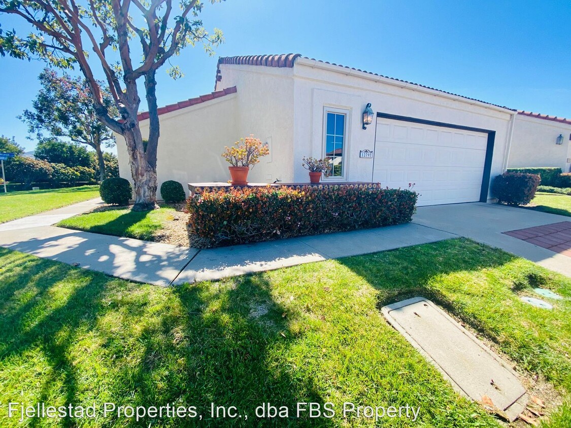 Primary Photo - 3 br, 2 bath House - 12797 Corte Cierna