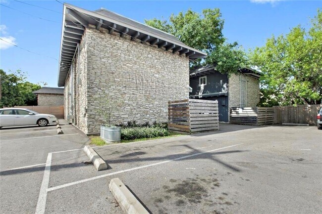 Foto del edificio - 2301 Ohlen Rd