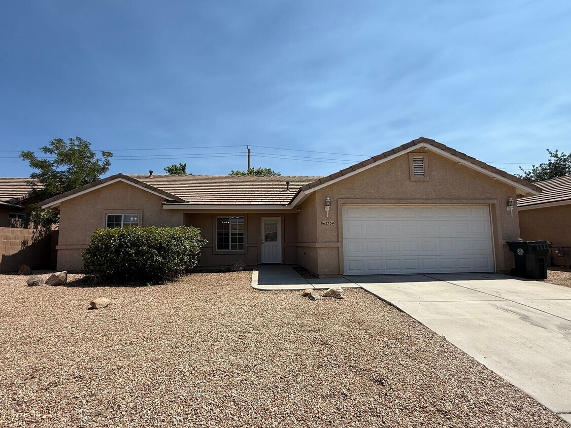 Primary Photo - 3 Bedroom 2 Bathroom Home