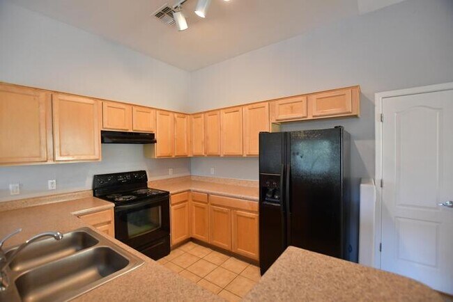 Foto del edificio - 2 bed 2 bath 1 car garage in Augusta Ranch area