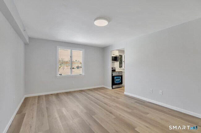 Foto del edificio - 192 Hartford Rd