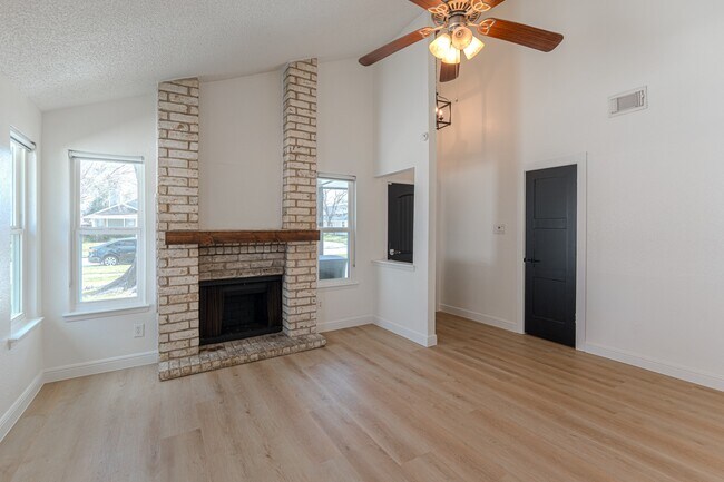 Foto del edificio - 23225 Prairie Bird Dr