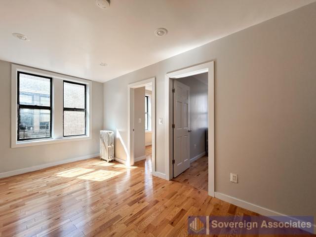 Foto principal - 2 bedroom in NEW YORK NY 10040