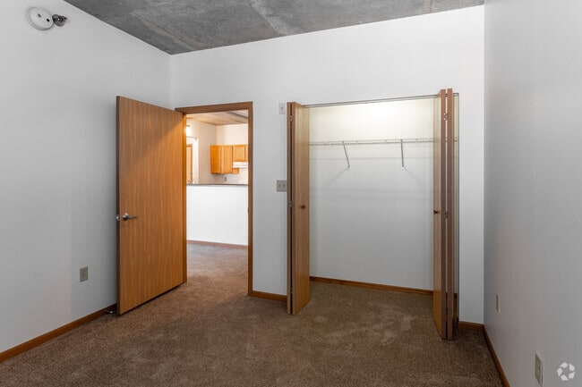1BR, 1BA - 699SF - Bedroom - University Dale Apartments