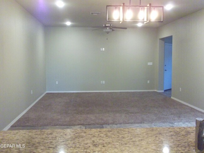 Foto del edificio - 3485 Dana Grey Dr