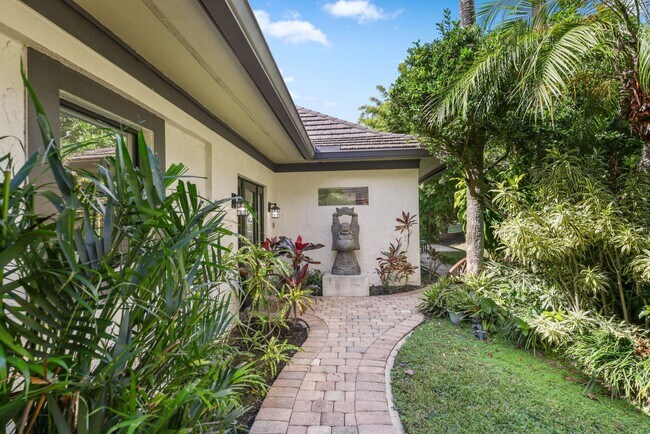 Building Photo - 2835 Polo Island Dr