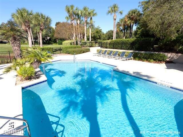 Foto del edificio - 652 Summer Pl