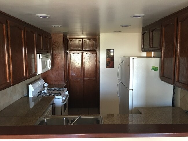 Building Photo - 2521 Artesia Blvd