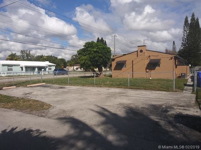 Building Photo - 2023 N 22nd Ave