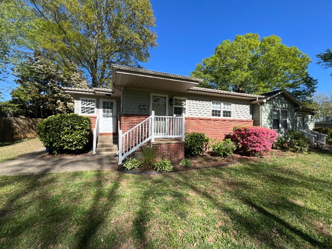 Foto del edificio - 80 18th Ave NW