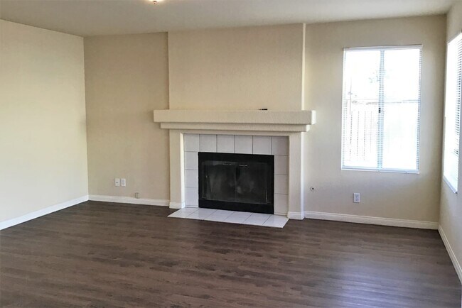Building Photo - 38703 La Mancha Ct