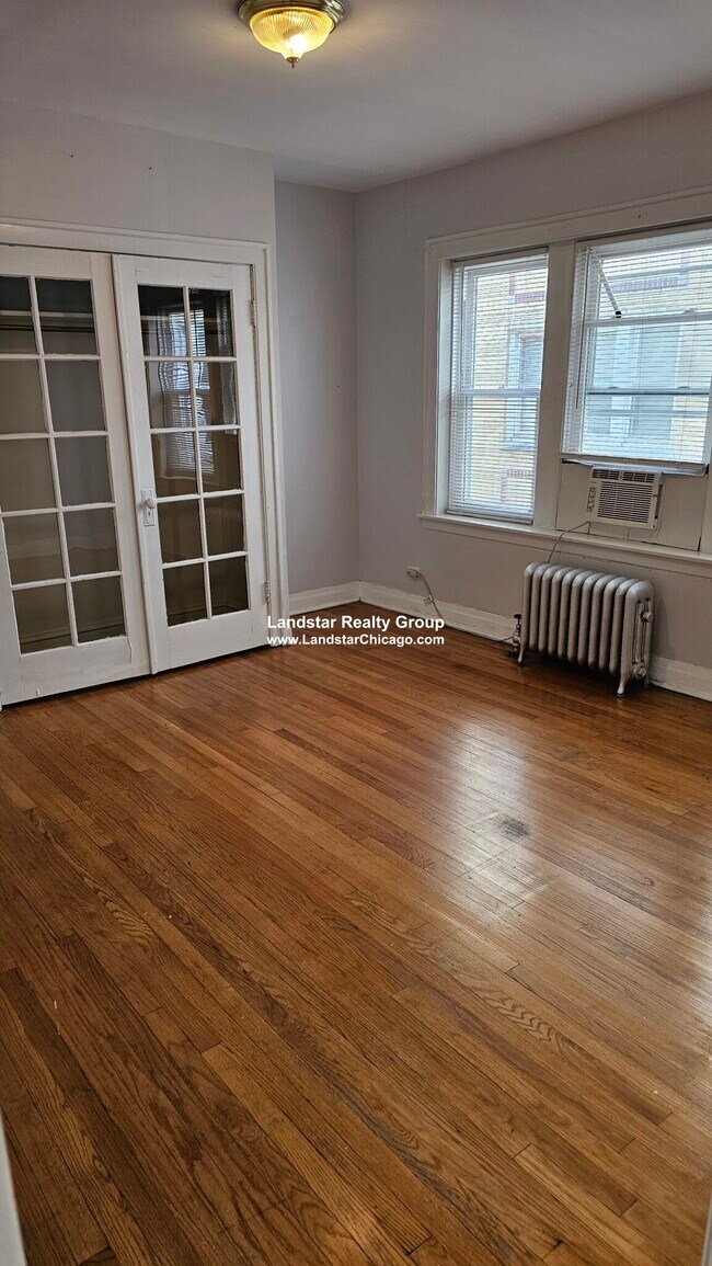 Foto del edificio - 4409 N Kenneth Ave
