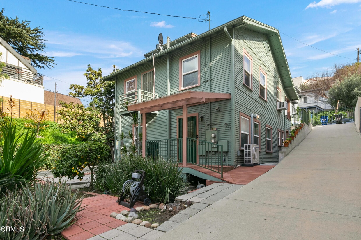 Foto principal - 1639 Redcliff St