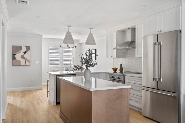 Foto del edificio - 715 E 7th St