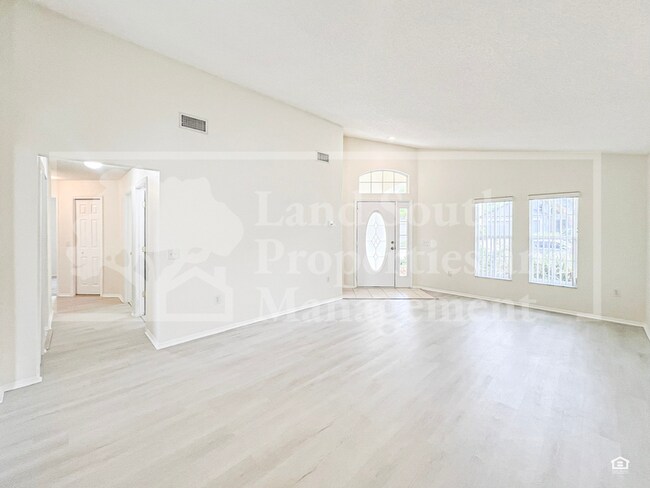 Foto del edificio - 1119 Clearpointe Way
