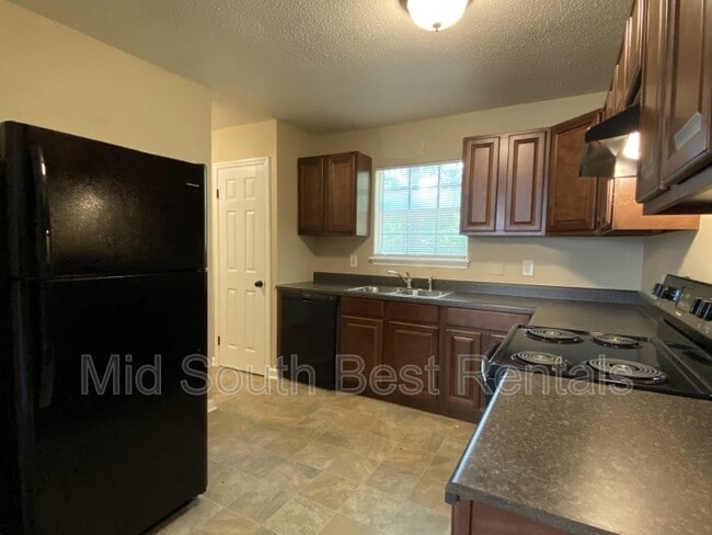 Building Photo - 2000 Scotty Ct