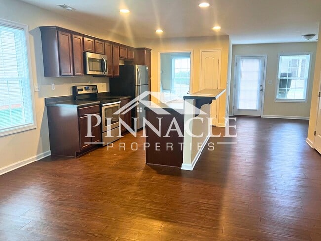 Building Photo - 735 Old Graves Mill Rd