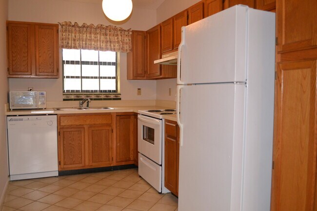 Building Photo - 3050 Norwood Pl