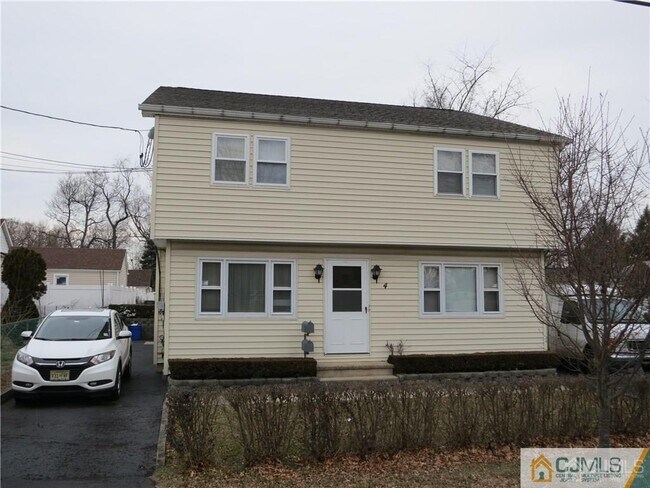 Building Photo - 4 Van Winkle Pl