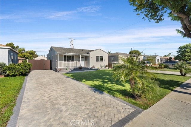 Foto del edificio - 3367 W 152nd St