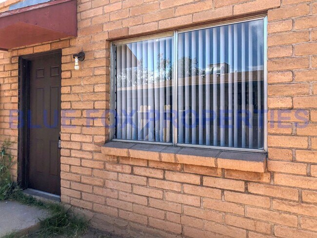 Foto del edificio - 2 Bedroom Duplex Remolded