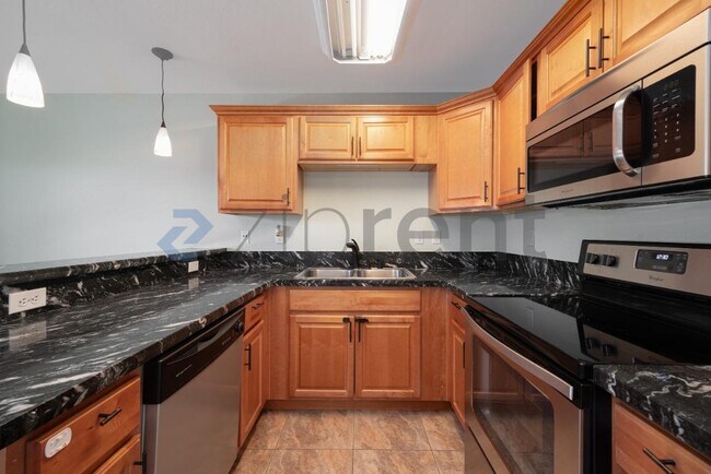 Foto del edificio - 221 Westlake Dr