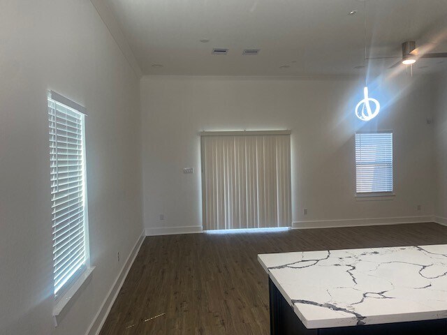 Foto del edificio - 4539 Rosemont St