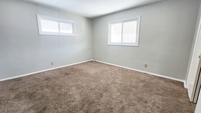 Foto del edificio - Move in ready!