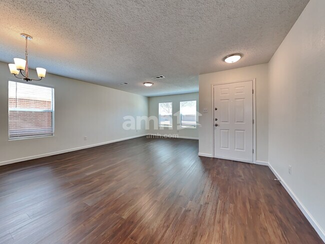 Foto del edificio - 5305 Emmeryville Lane