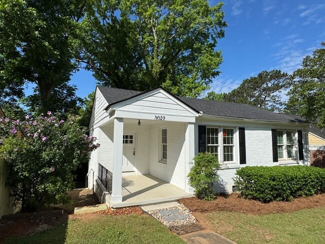 Building Photo - Historic Earlewood Bungalow