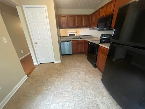 Building Photo - 3720 Regency Park Dr