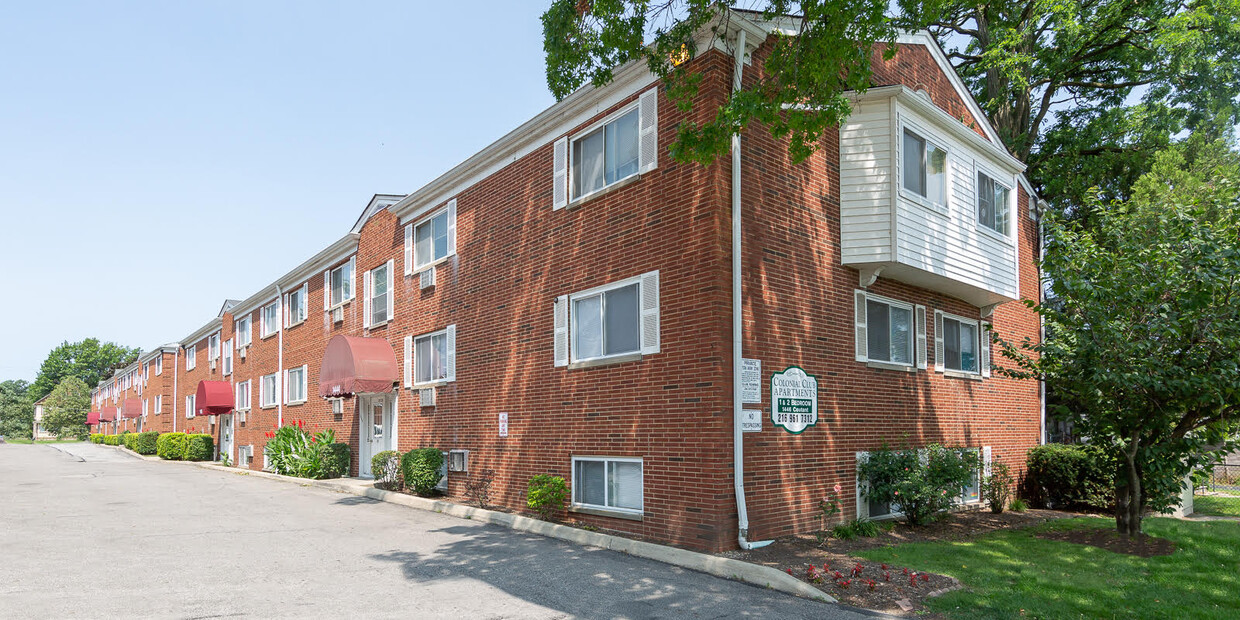 Primary Photo - Colonial Club Apartments